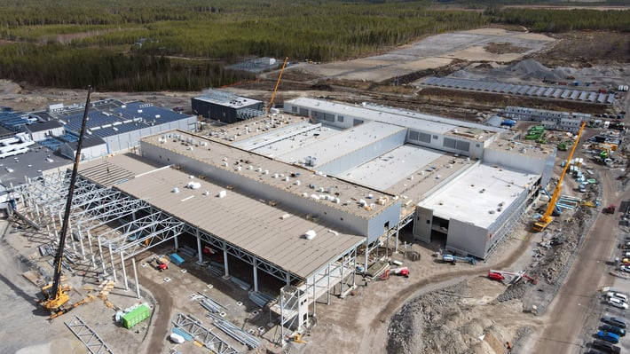 LapWallin kattoelementit Atria Oyj:n Nurmon tuotantolaitoksessa.