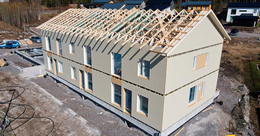 LapWallin monikerroselementtien referenssikohde Porvoon Uljaksentiellä.